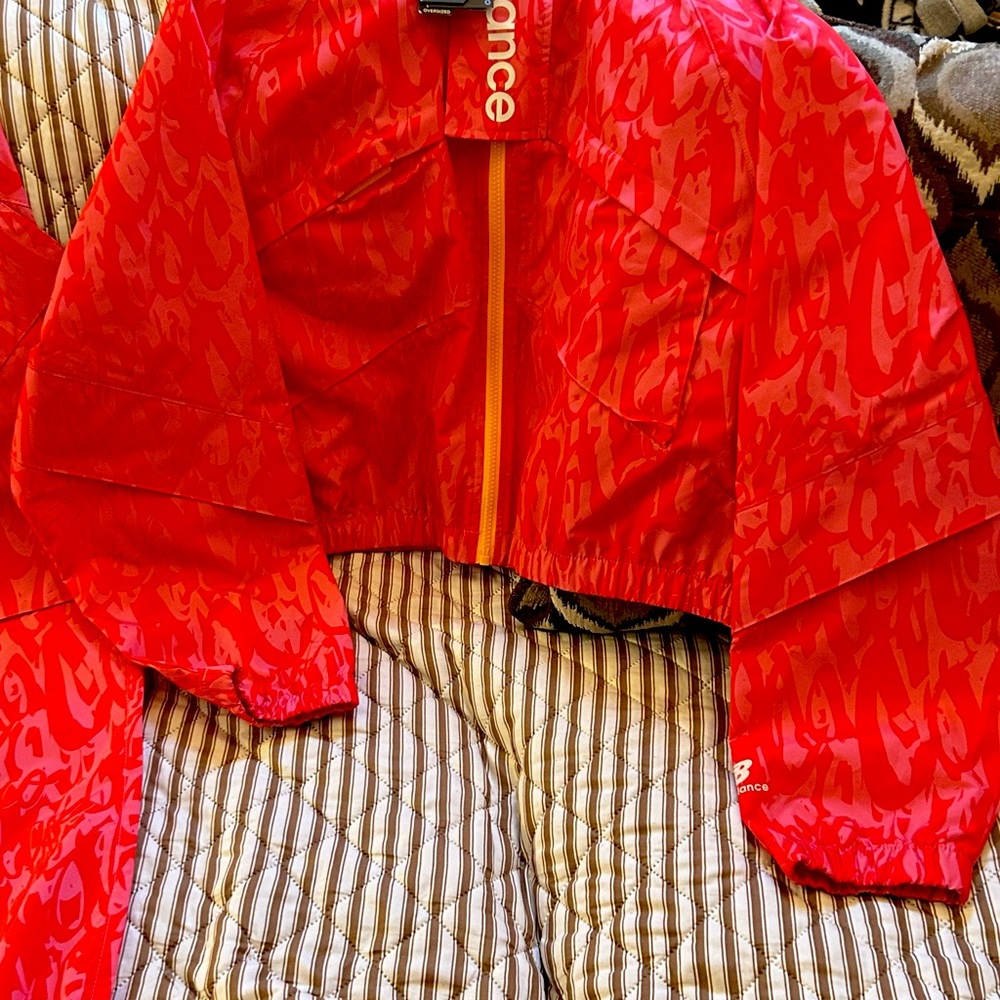 Pretty in pink windbreak jacket & pants, size large